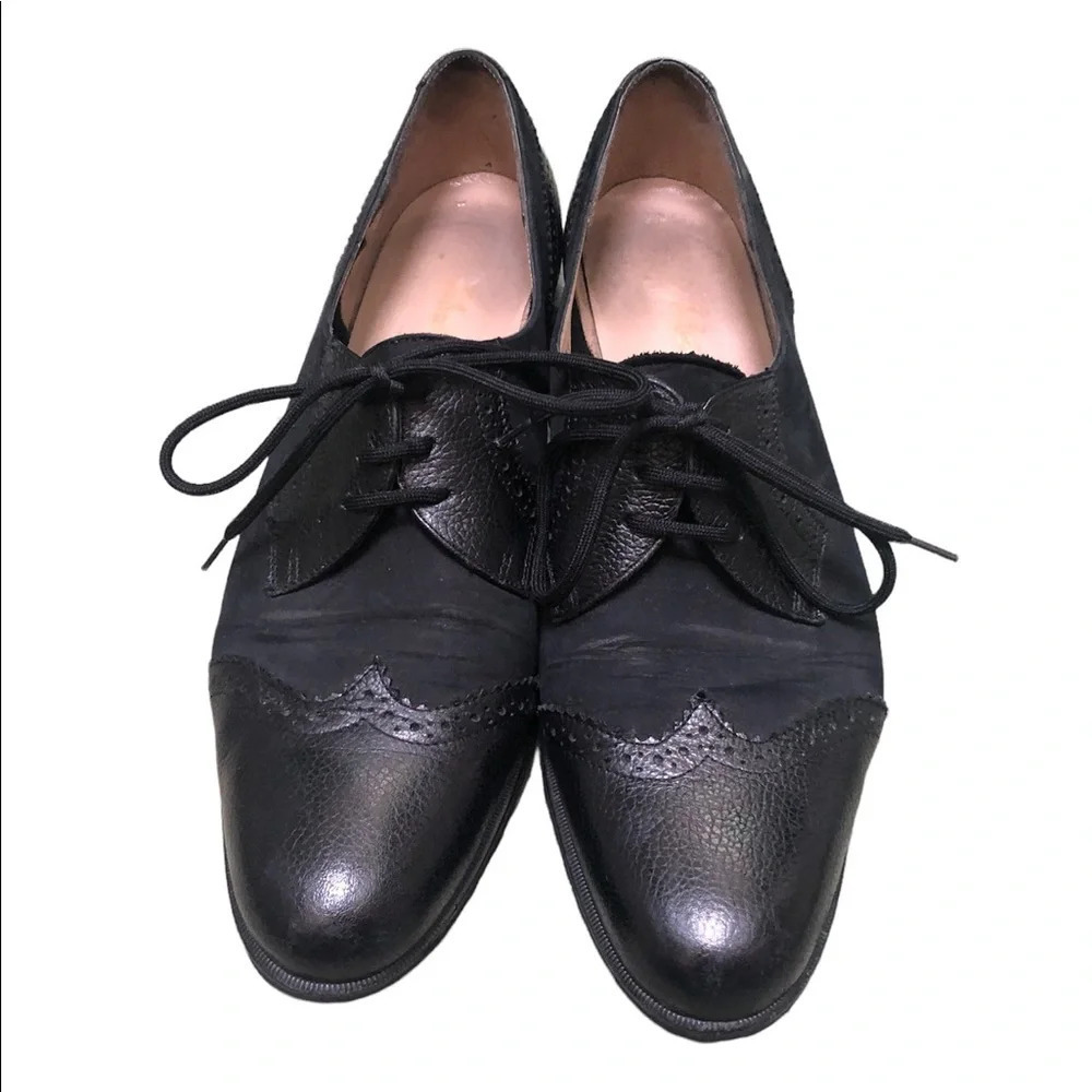 SALVATORE FERRAGAMO VINTAGE NAVY BLUE LEATHER OXFORDS